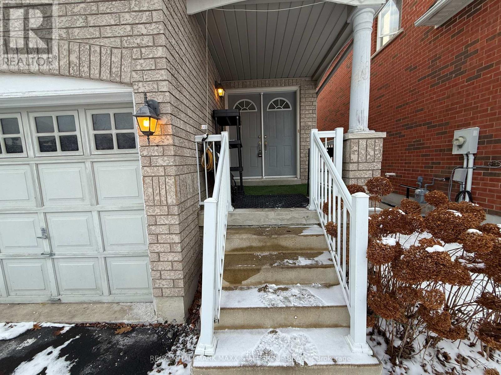 40 Chatterson Street, Whitby, Ontario  L1R 0B1 - Photo 2 - E12610588