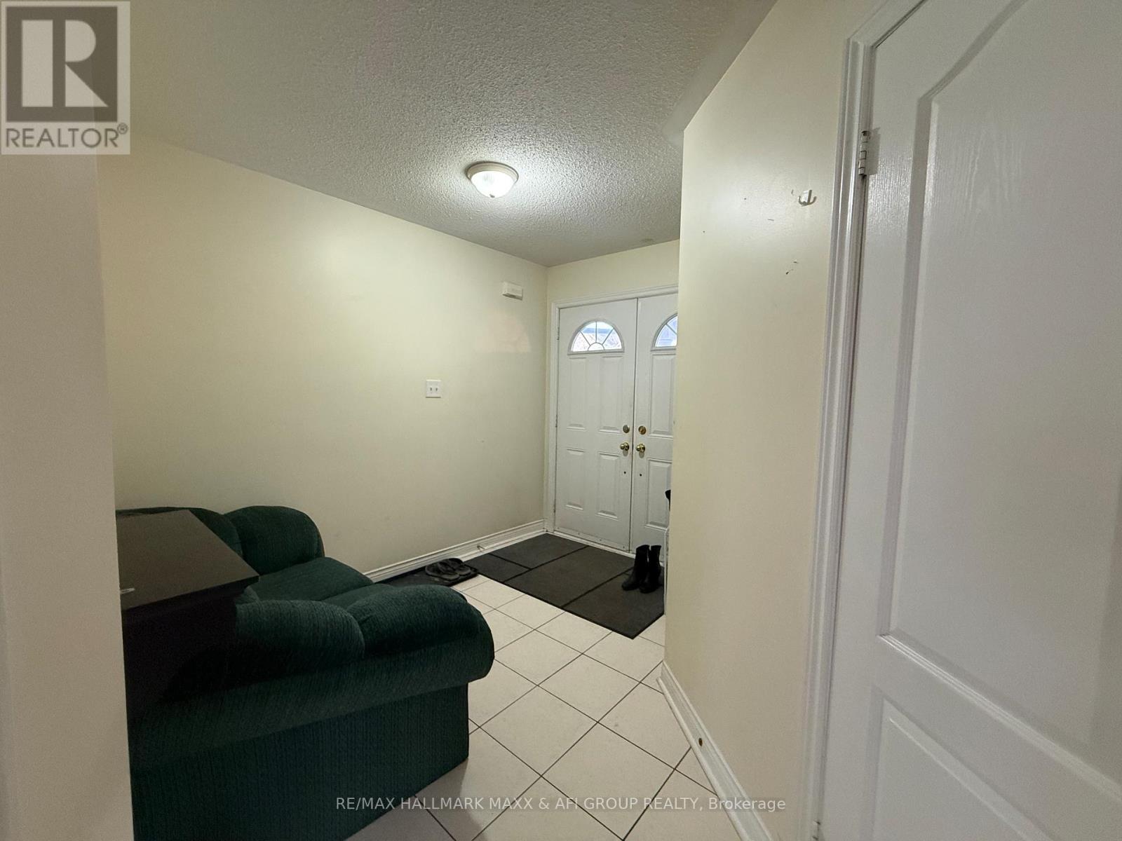 40 Chatterson Street, Whitby, Ontario  L1R 0B1 - Photo 5 - E12610588