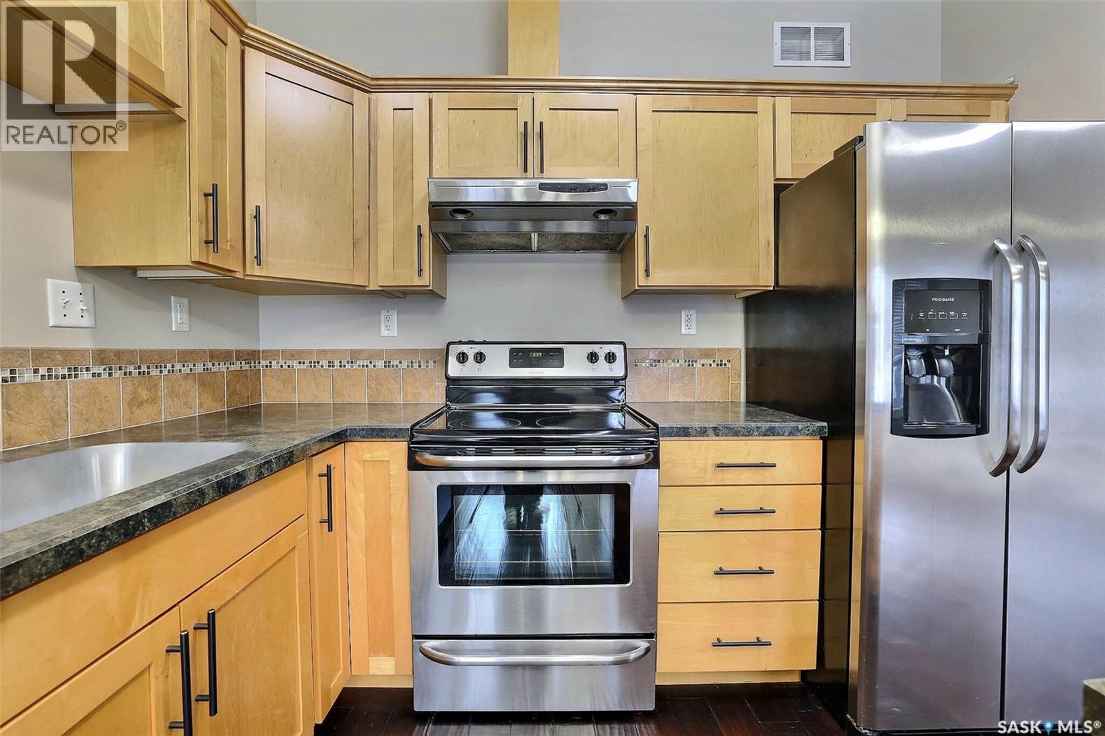 12 Mckenzie Lane, White City, Saskatchewan  S4L 0B2 - Photo 2 - SK025355