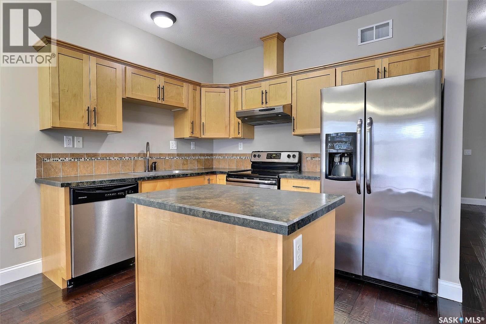 12 Mckenzie Lane, White City, Saskatchewan  S4L 0B2 - Photo 3 - SK025355