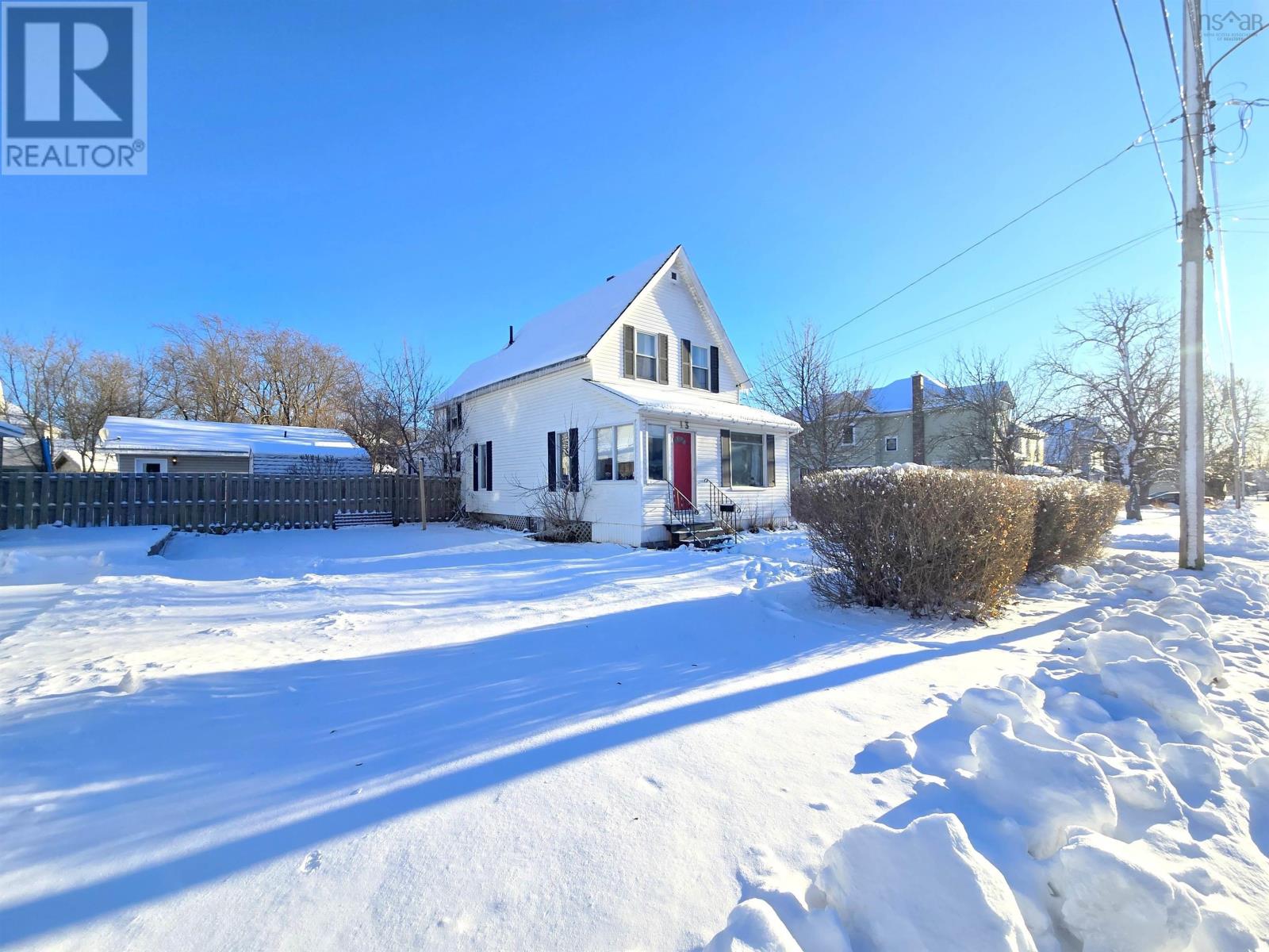 13 Belmont Street, Amherst, Nova Scotia  B4H 2E3 - Photo 4 - 202529174