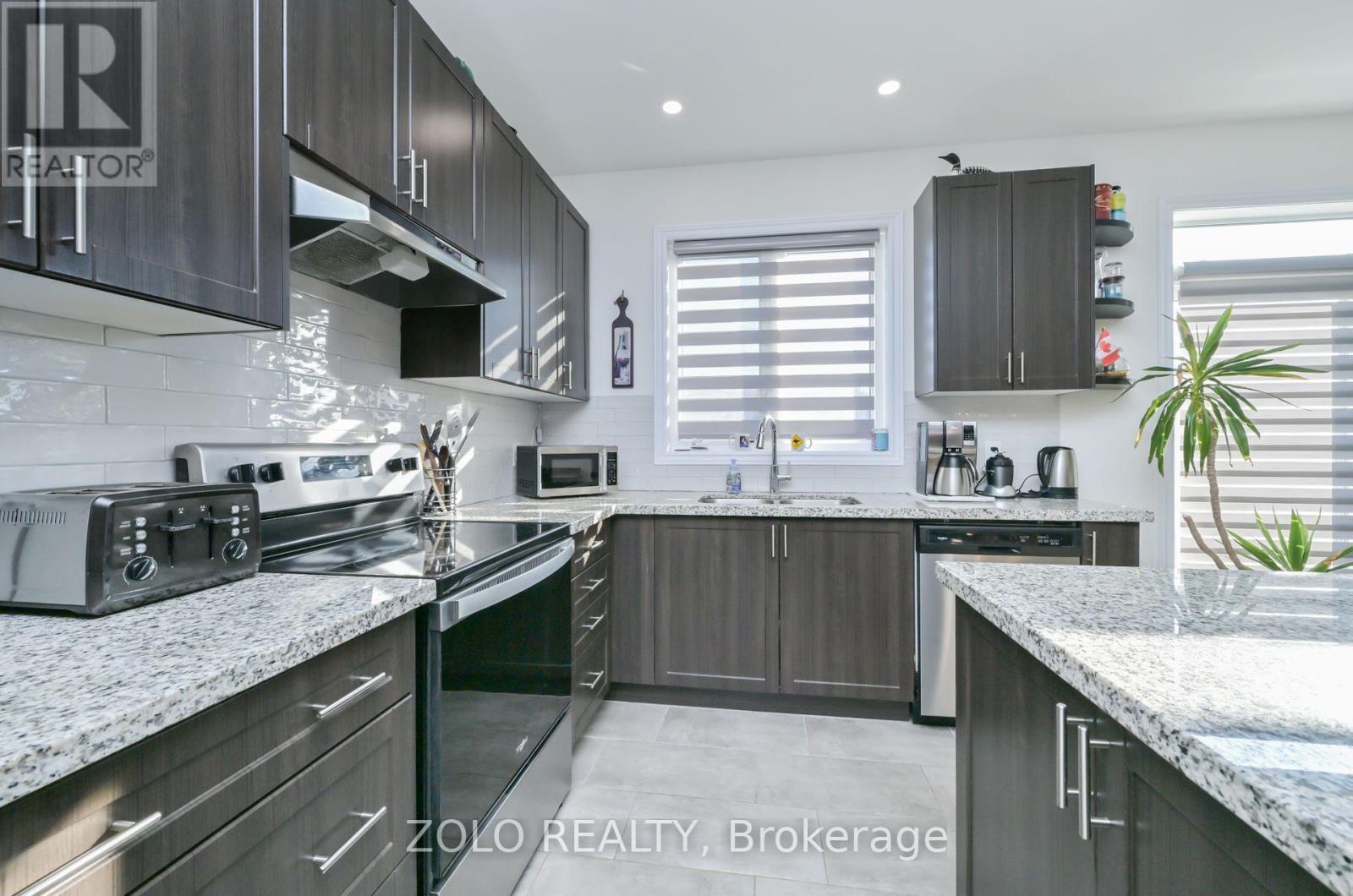 43 Simona Avenue, Wasaga Beach, Ontario  L9Z 0L3 - Photo 10 - S12568280