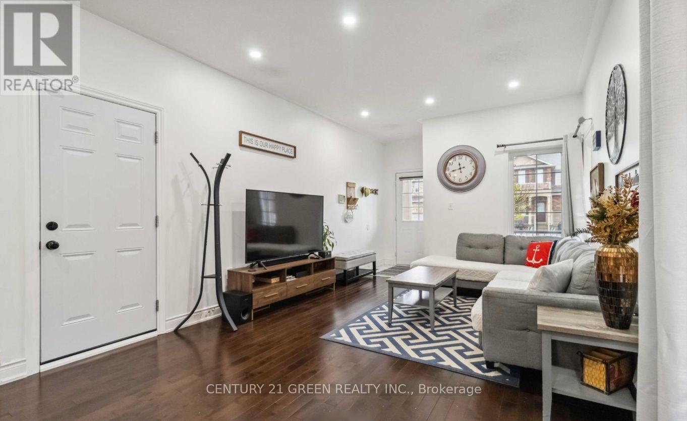 98 Personna Circle, Brampton, Ontario  L6X 0S9 - Photo 10 - W12579154