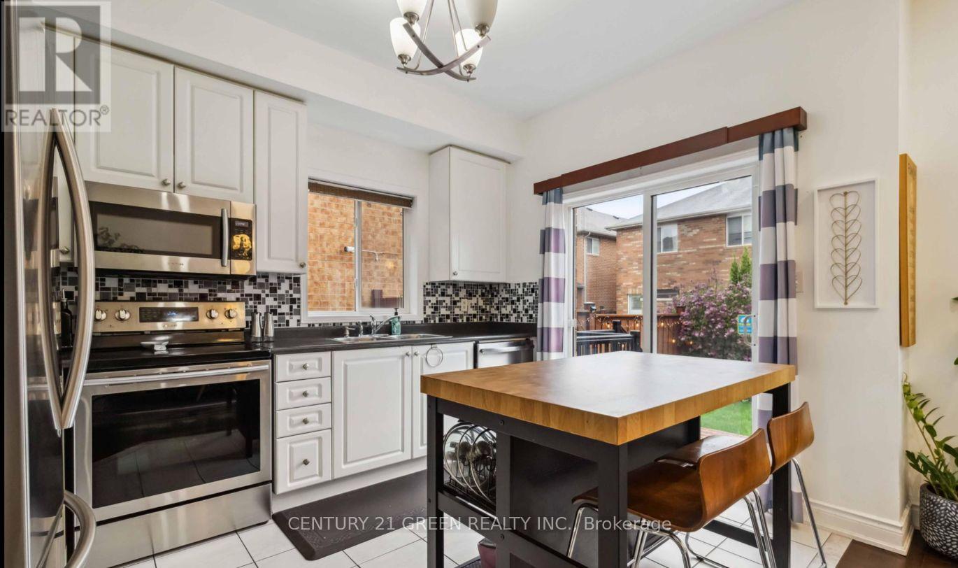 98 Personna Circle, Brampton, Ontario  L6X 0S9 - Photo 18 - W12579154