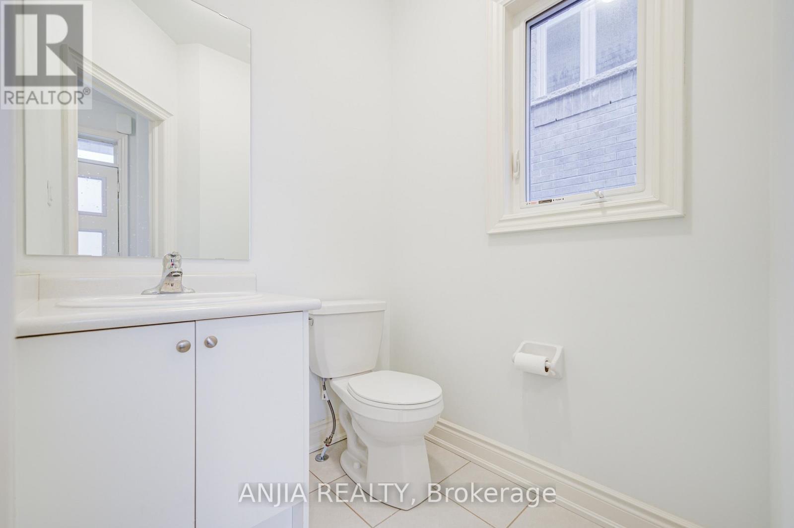 43 Sambro Lane, Whitchurch-Stouffville, Ontario  L4A 0S1 - Photo 12 - N12610608