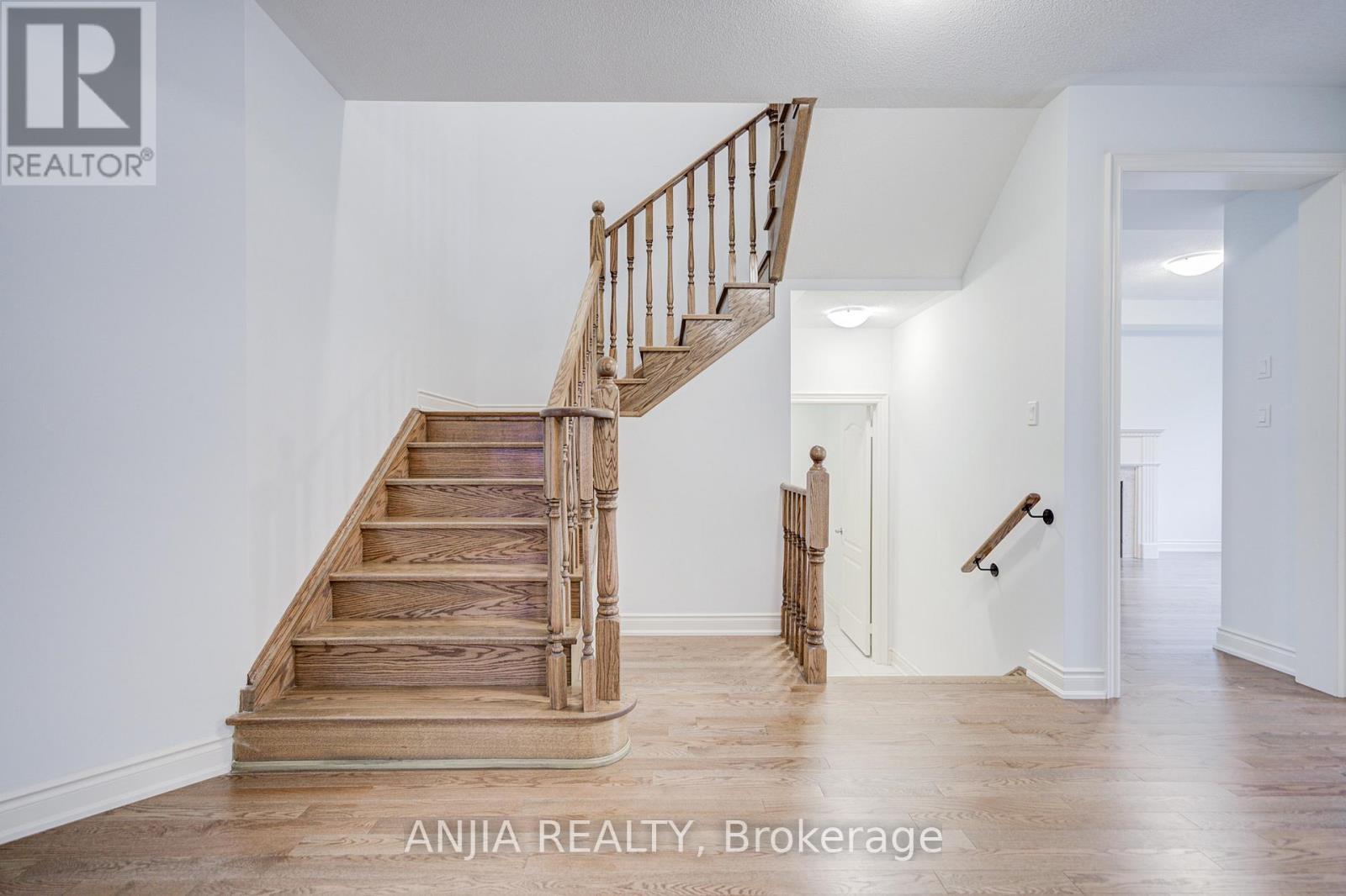 43 Sambro Lane, Whitchurch-Stouffville, Ontario  L4A 0S1 - Photo 18 - N12610608