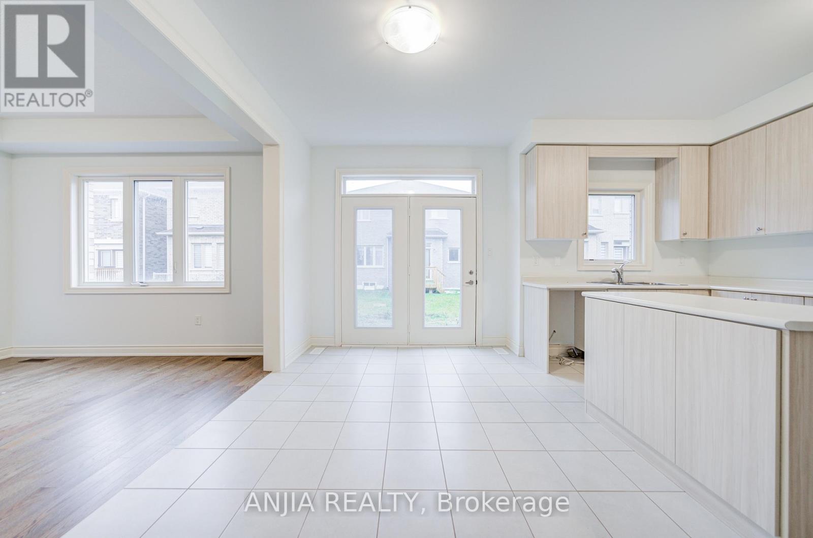 43 Sambro Lane, Whitchurch-Stouffville, Ontario  L4A 0S1 - Photo 24 - N12610608