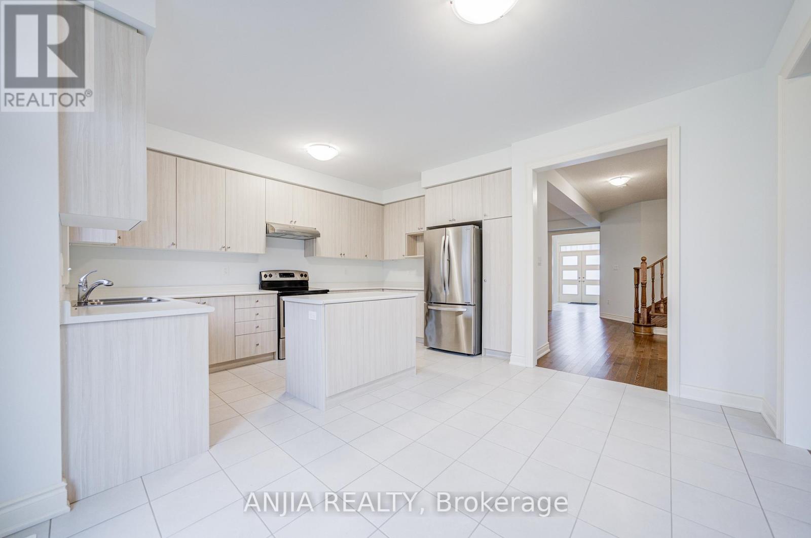 43 Sambro Lane, Whitchurch-Stouffville, Ontario  L4A 0S1 - Photo 27 - N12610608