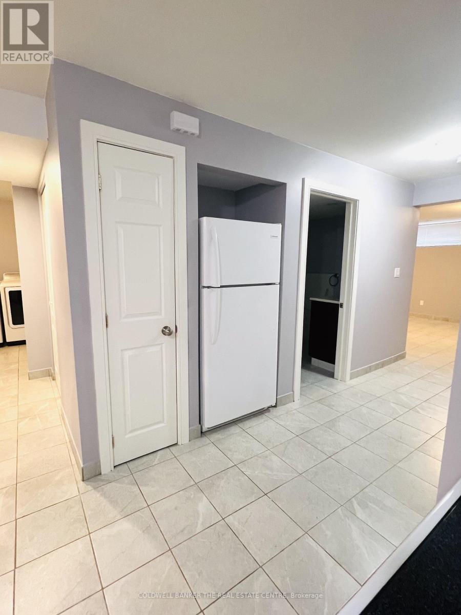 Bsmt - 208 Wellington Street E, Barrie (Wellington), Ontario  L4M 2E1 - Photo 11 - S12610650