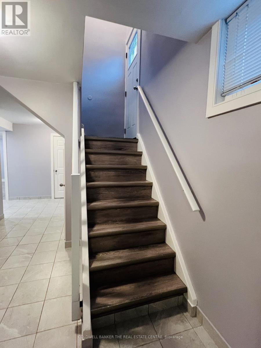 Bsmt - 208 Wellington Street E, Barrie (Wellington), Ontario  L4M 2E1 - Photo 5 - S12610650