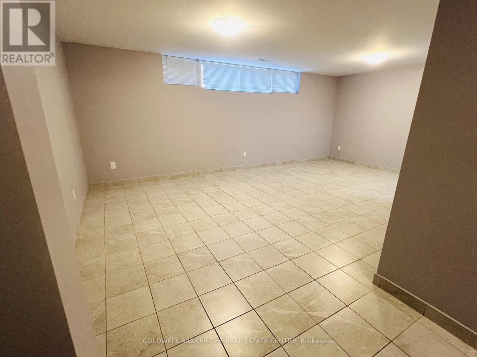 Bsmt - 208 Wellington Street E, Barrie (Wellington), Ontario  L4M 2E1 - Photo 6 - S12610650