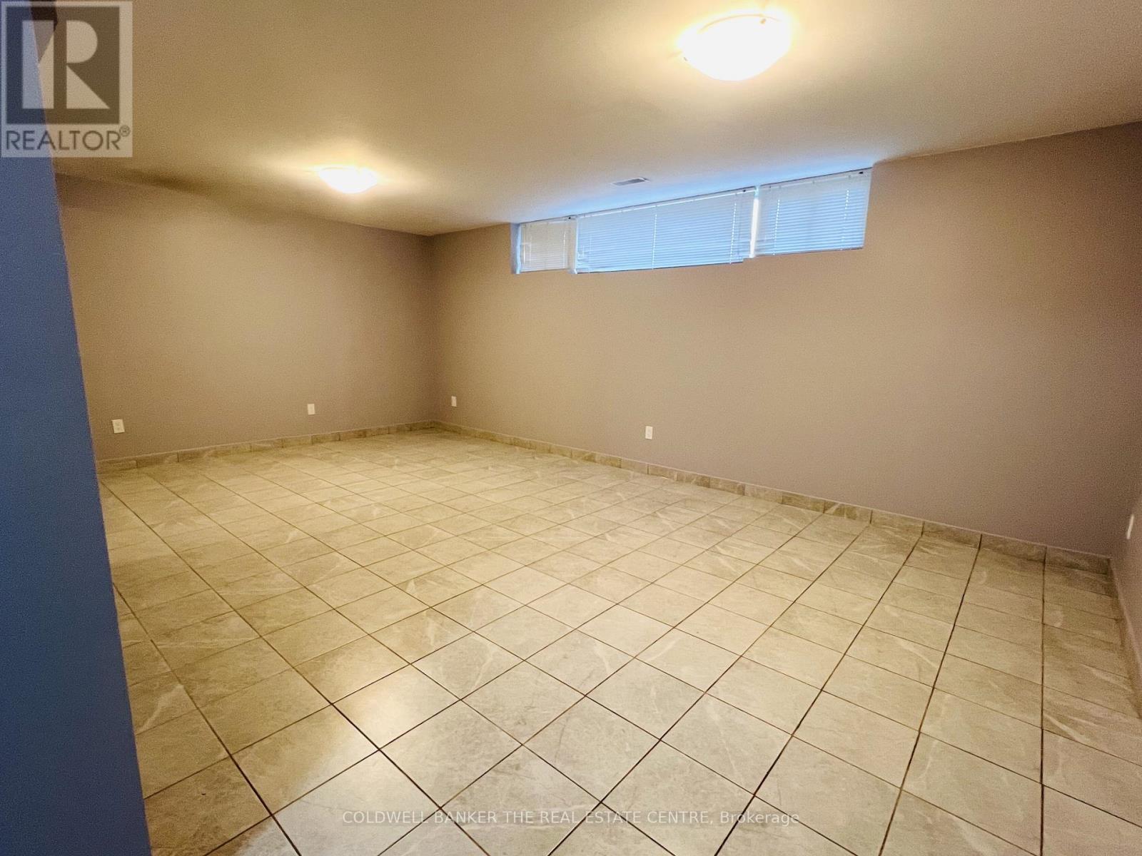 Bsmt - 208 Wellington Street E, Barrie (Wellington), Ontario  L4M 2E1 - Photo 7 - S12610650