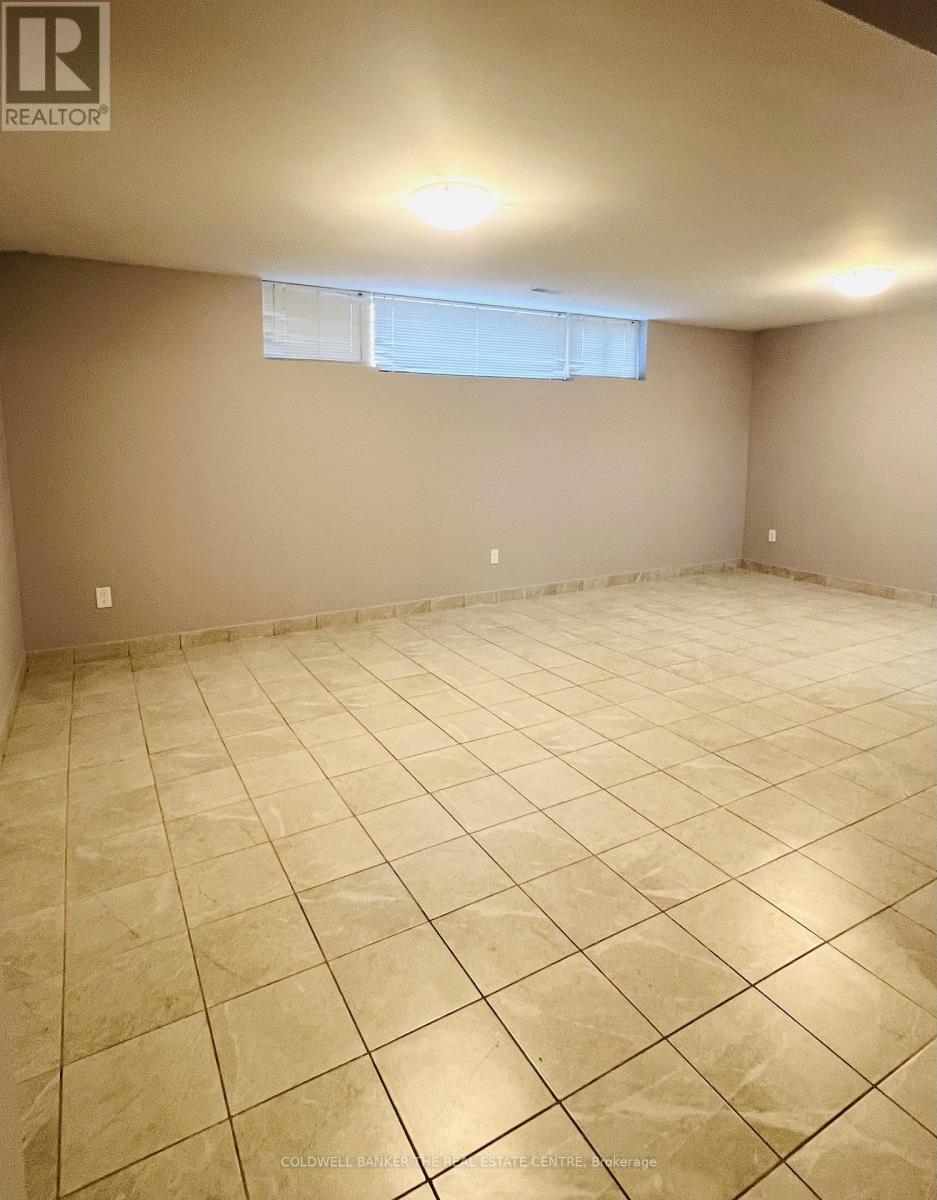 Bsmt - 208 Wellington Street E, Barrie (Wellington), Ontario  L4M 2E1 - Photo 8 - S12610650