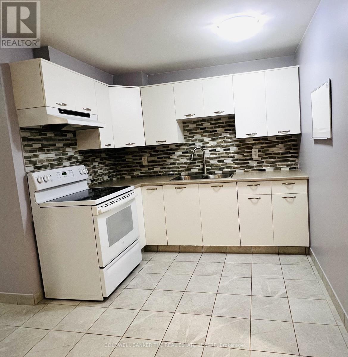 Bsmt - 208 Wellington Street E, Barrie (Wellington), Ontario  L4M 2E1 - Photo 9 - S12610650