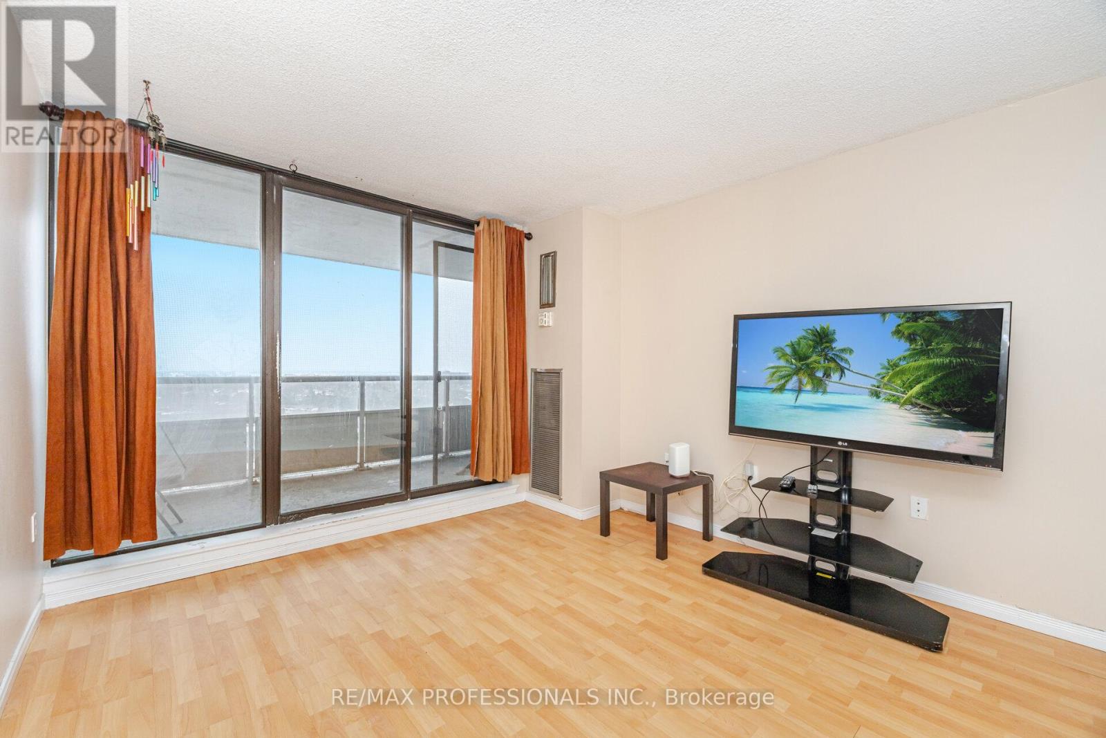 1109 - 4 Kings Cross Road, Brampton (Queen Street Corridor), Ontario  L6T 3X8 - Photo 10 - W12610584