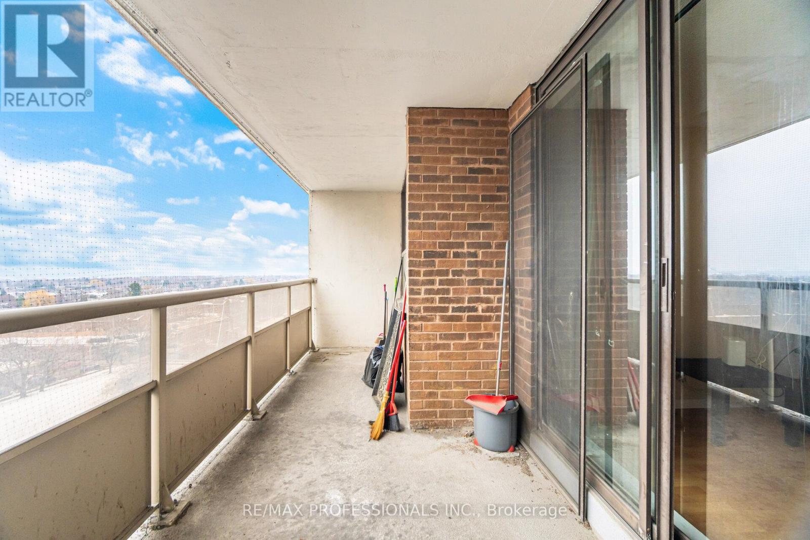 1109 - 4 Kings Cross Road, Brampton (Queen Street Corridor), Ontario  L6T 3X8 - Photo 25 - W12610584