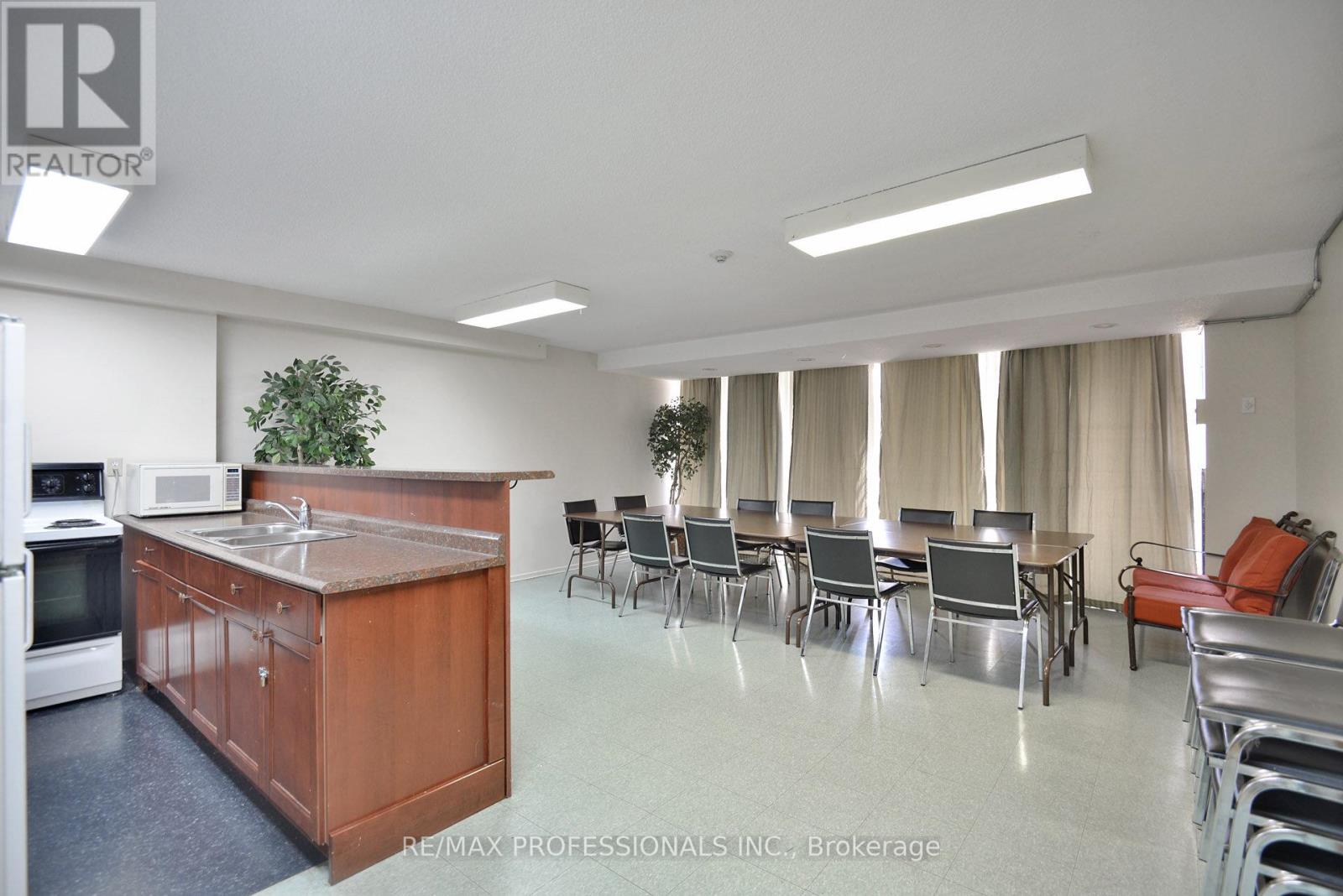 1109 - 4 Kings Cross Road, Brampton (Queen Street Corridor), Ontario  L6T 3X8 - Photo 28 - W12610584