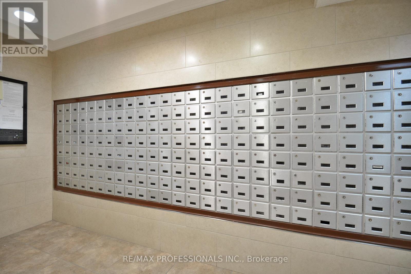 1109 - 4 Kings Cross Road, Brampton (Queen Street Corridor), Ontario  L6T 3X8 - Photo 30 - W12610584