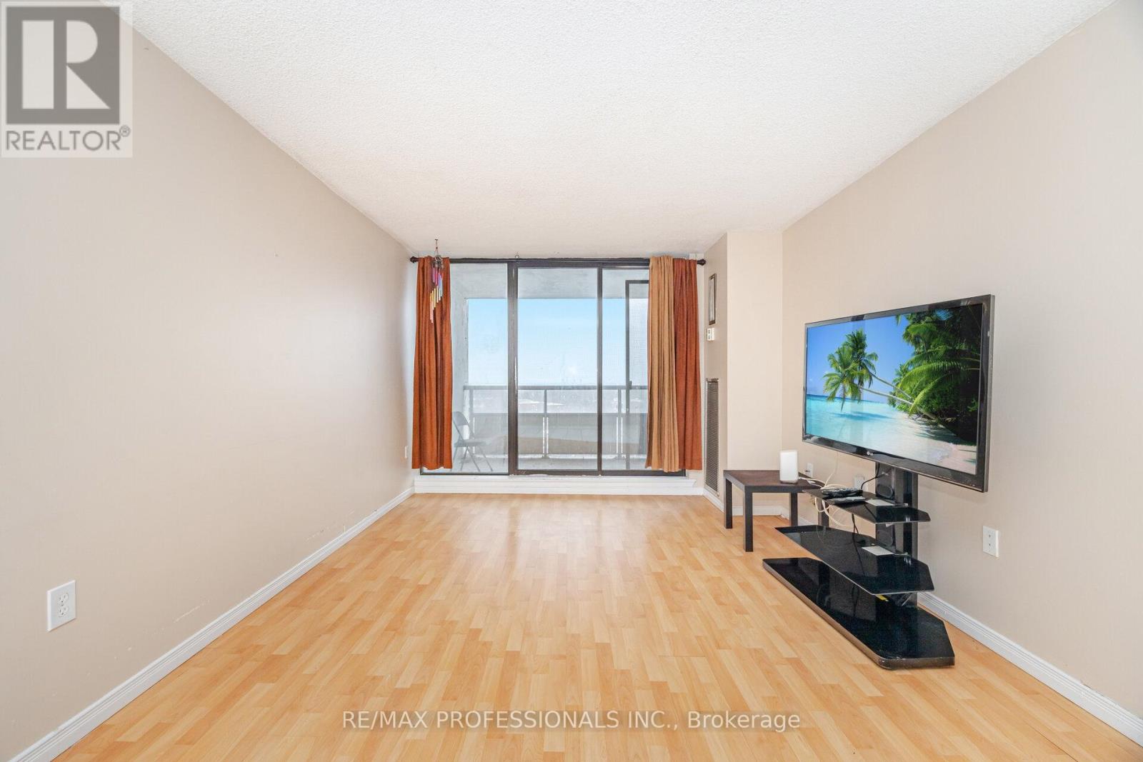 1109 - 4 Kings Cross Road, Brampton (Queen Street Corridor), Ontario  L6T 3X8 - Photo 9 - W12610584