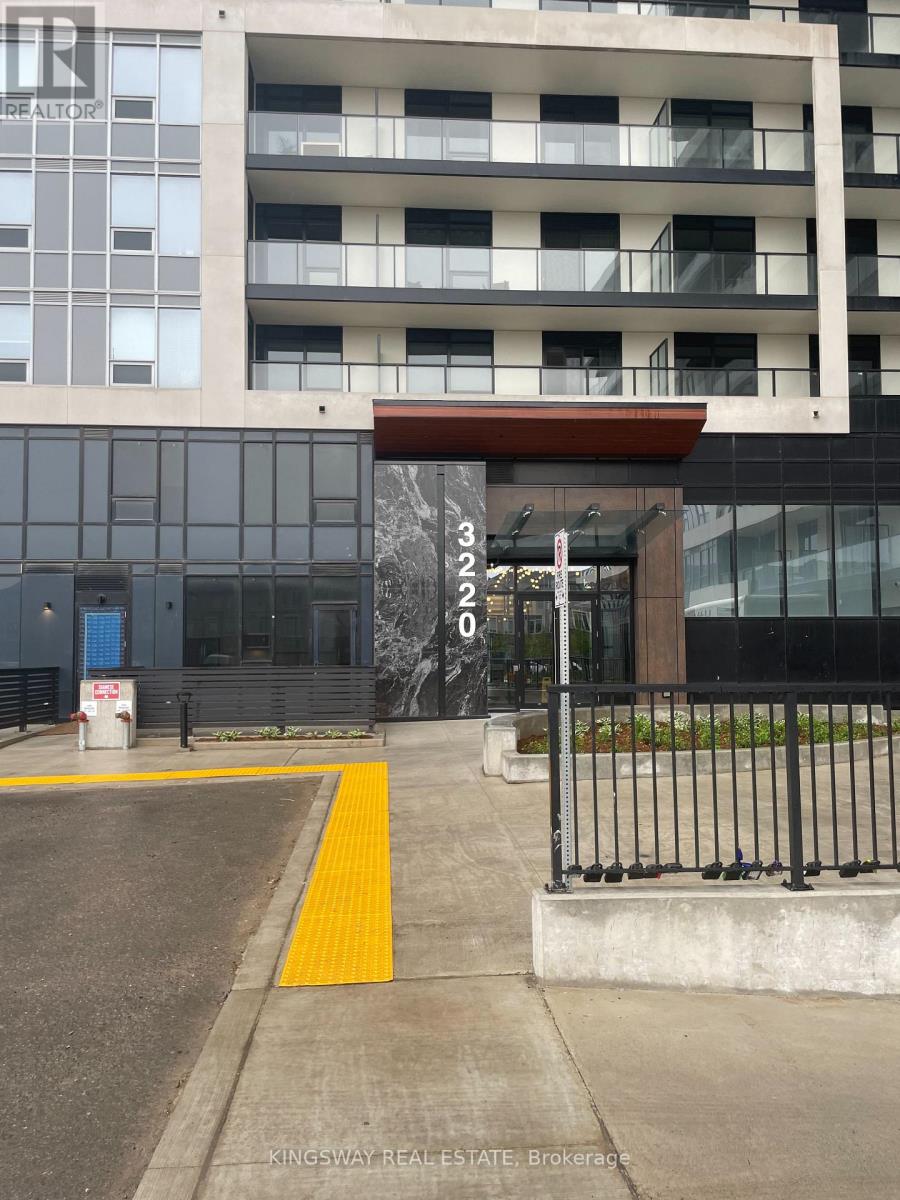 1002 - 3220 William Coltson Avenue, Oakville, Ontario  L6H 7W6 - Photo 2 - W12610602