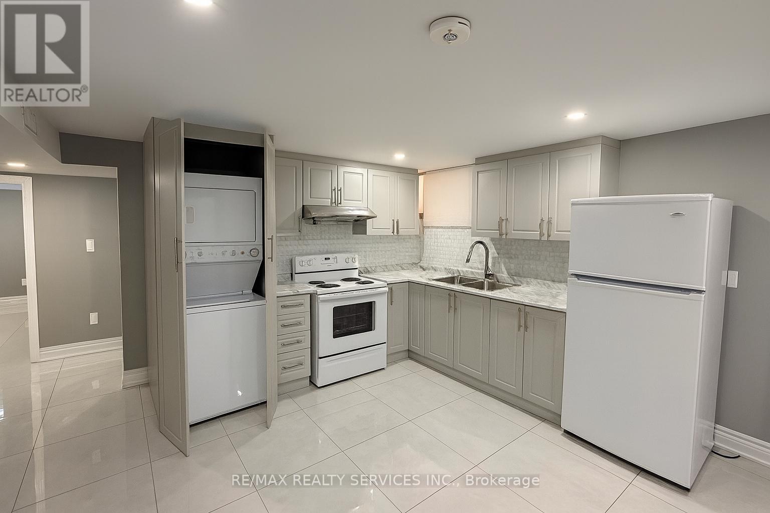 70 Prouse Drive, Brampton, Ontario  L6V 3A8 - Photo 3 - W12610606