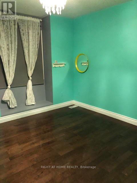 3919 Arvona Place, Mississauga, Ontario  L5M 6L3 - Photo 9 - W12610622