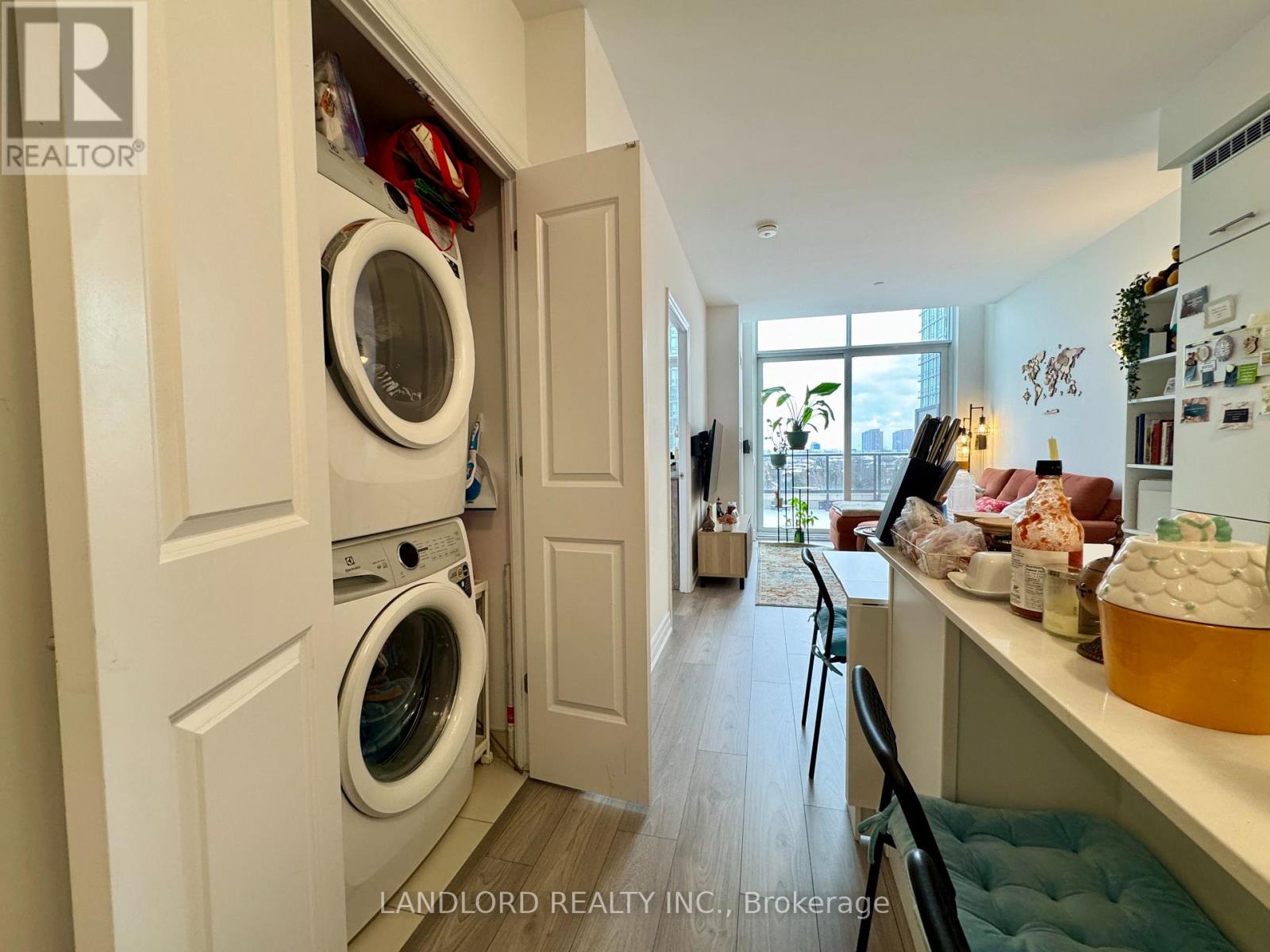 502 - 36 Elm Drive W, Mississauga, Ontario  L5B 0N3 - Photo 18 - W12610626