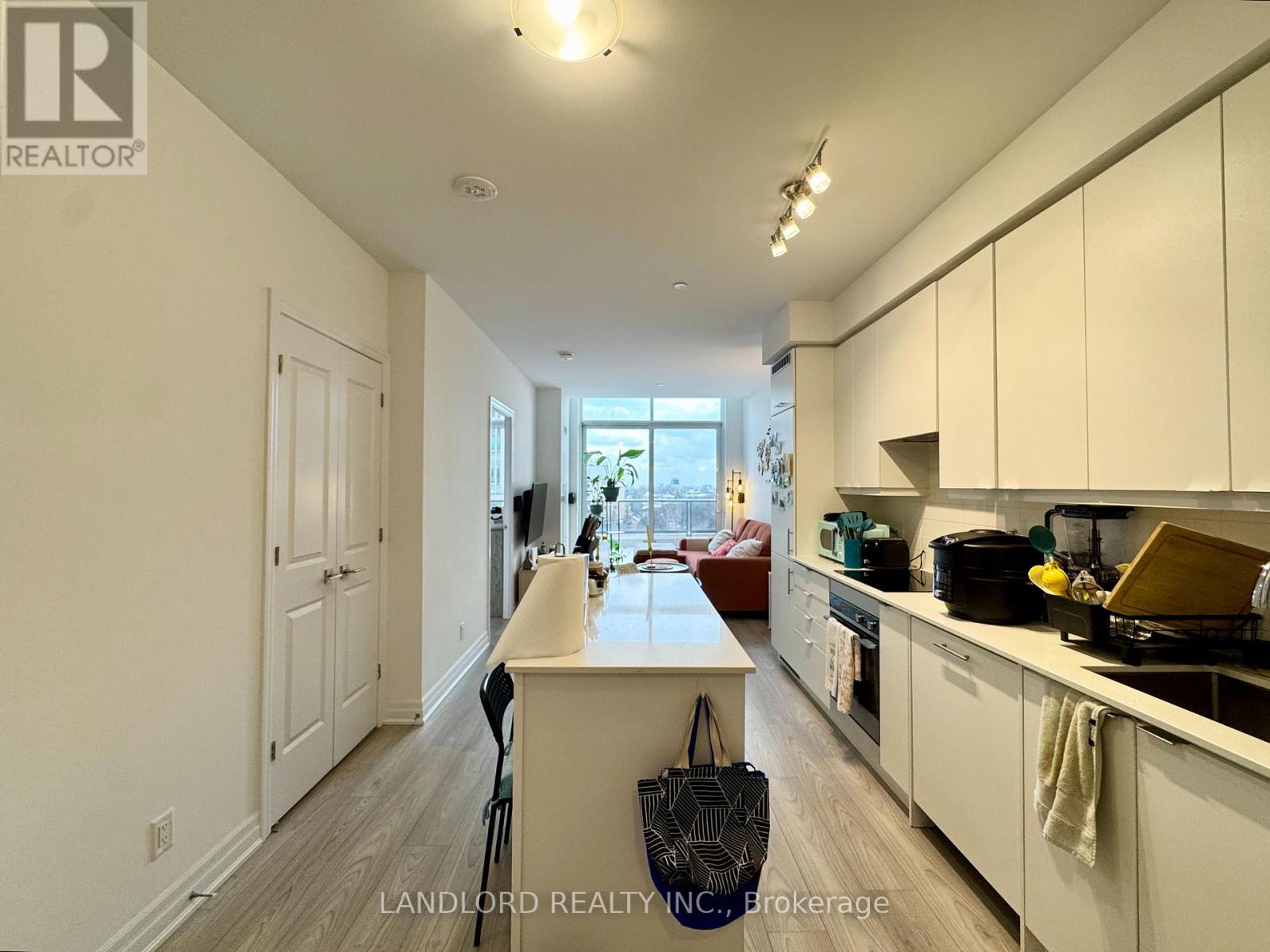 502 - 36 Elm Drive W, Mississauga, Ontario  L5B 0N3 - Photo 6 - W12610626