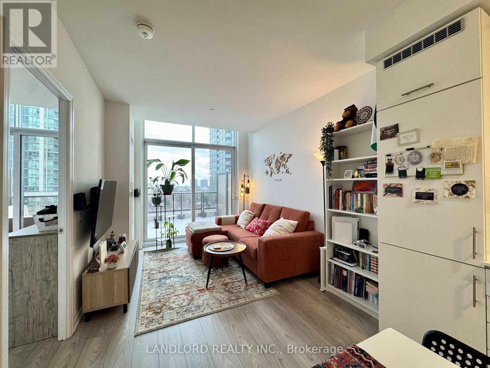 502 - 36 Elm Drive W, Mississauga, Ontario  L5B 0N3 - Photo 7 - W12610626