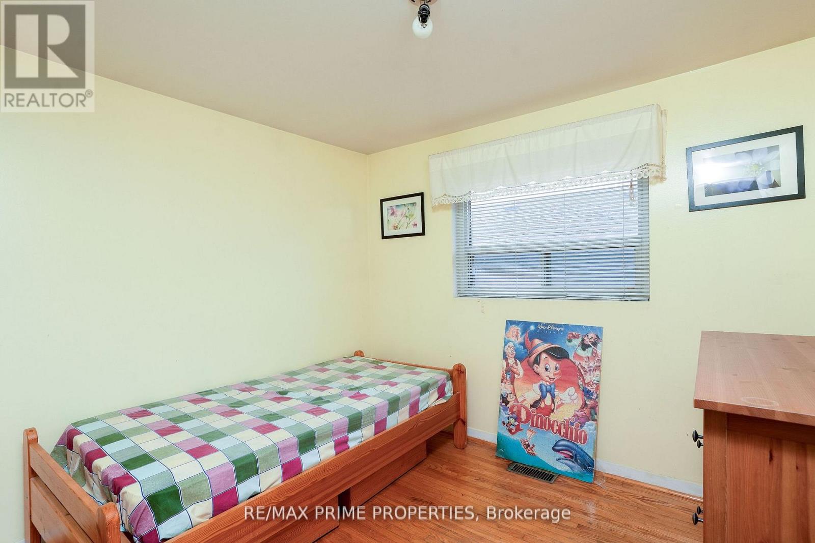 81 Silverstone Drive, Toronto, Ontario  M9V 3G4 - Photo 32 - W12610656