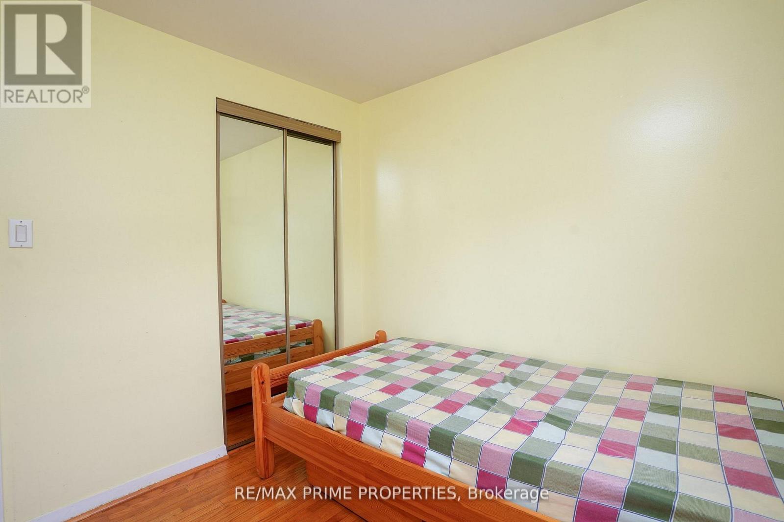 81 Silverstone Drive, Toronto, Ontario  M9V 3G4 - Photo 33 - W12610656