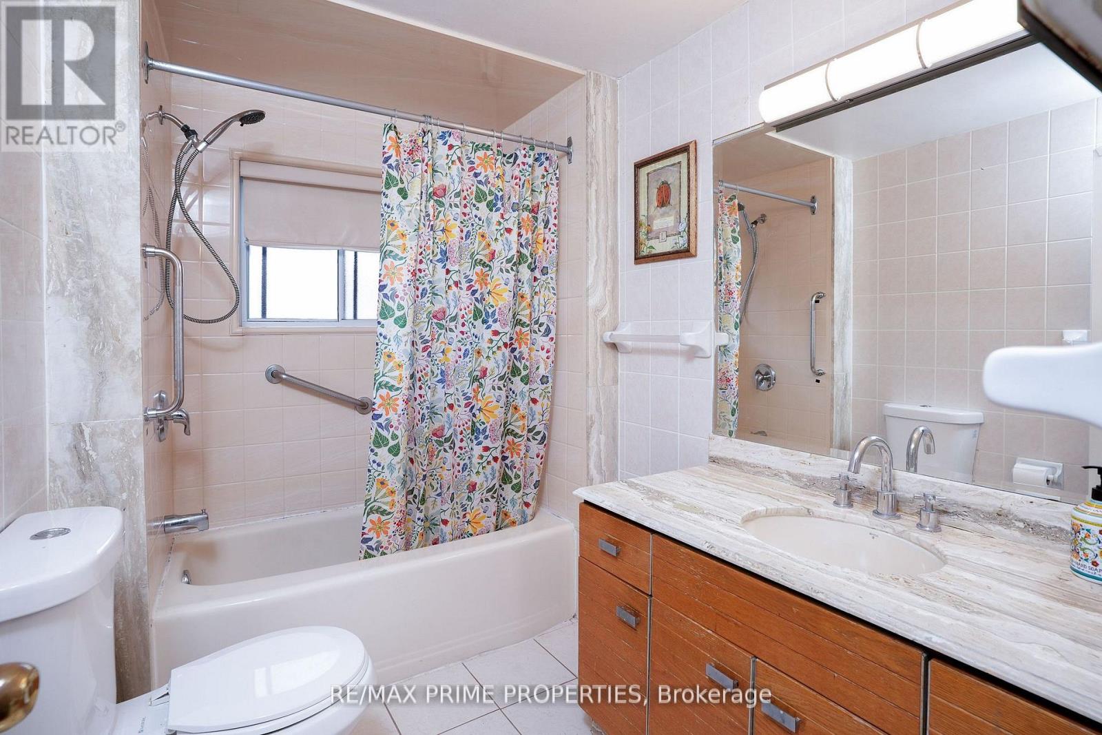 81 Silverstone Drive, Toronto, Ontario  M9V 3G4 - Photo 34 - W12610656