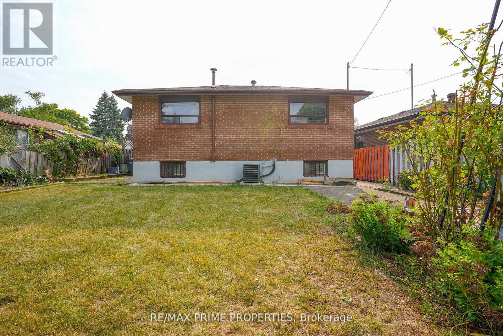 81 Silverstone Drive, Toronto, Ontario  M9V 3G4 - Photo 44 - W12610656