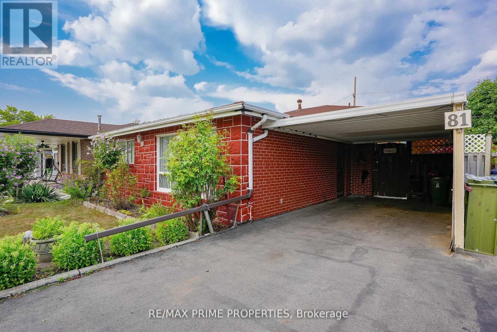 81 Silverstone Drive, Toronto, Ontario  M9V 3G4 - Photo 6 - W12610656