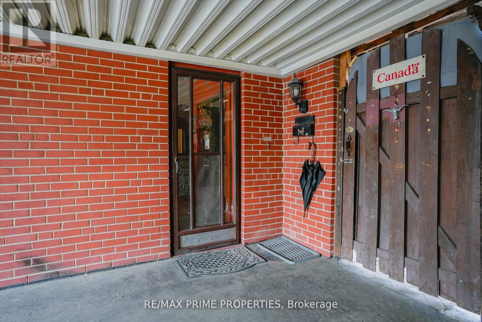 81 Silverstone Drive, Toronto, Ontario  M9V 3G4 - Photo 8 - W12610656