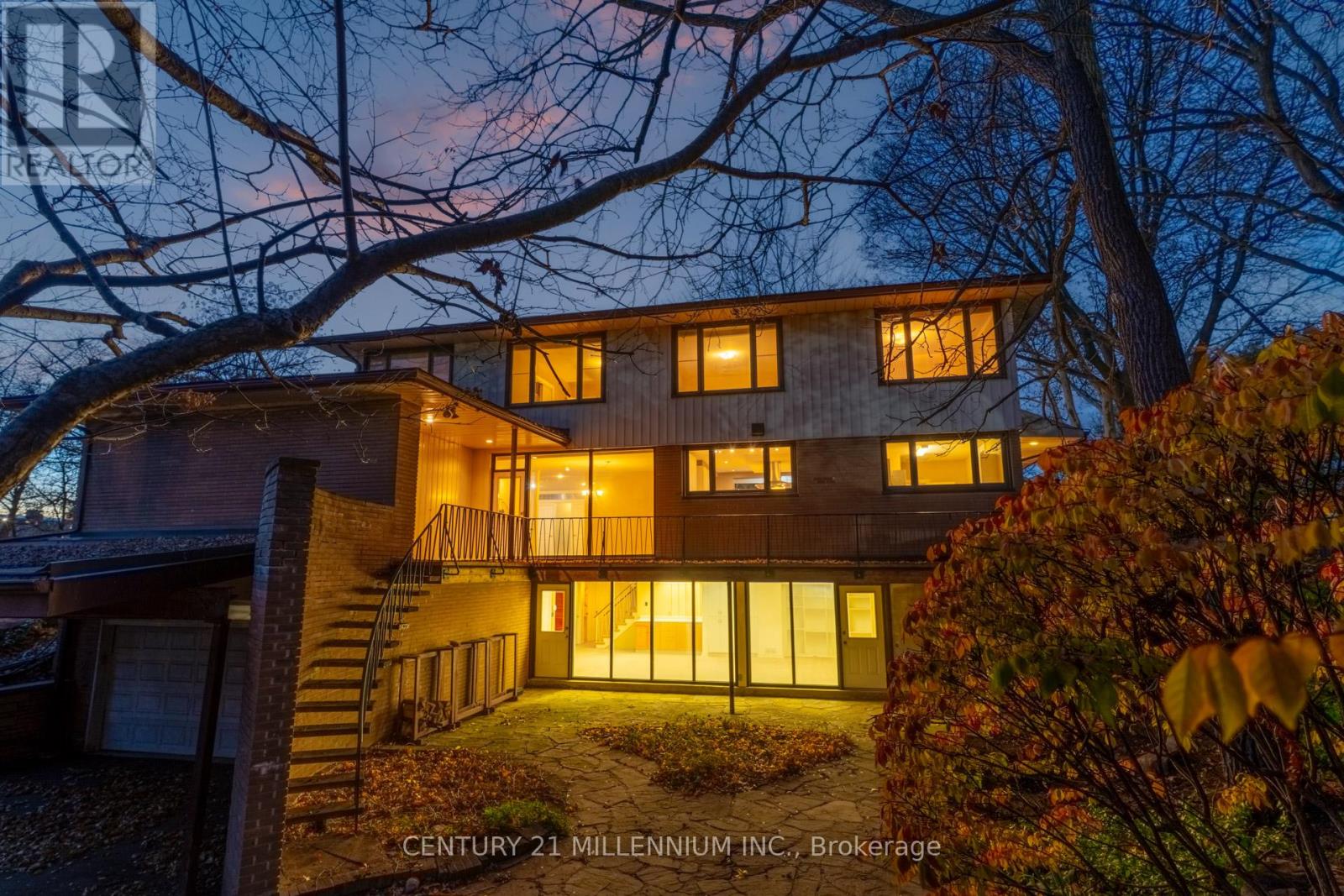 200 Main Street S, Brampton, Ontario  L6W 2E2 - Photo 3 - W12610664