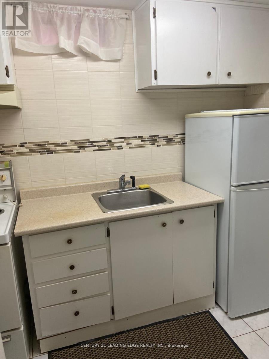 Bsmt - 54 Nottingham Crescent, Brampton, Ontario  L6S 4G4 - Photo 6 - W12610686