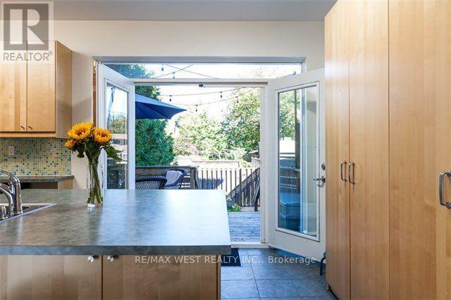 47 O'hara Avenue, Toronto, Ontario  M6K 2P9 - Photo 7 - W12610706