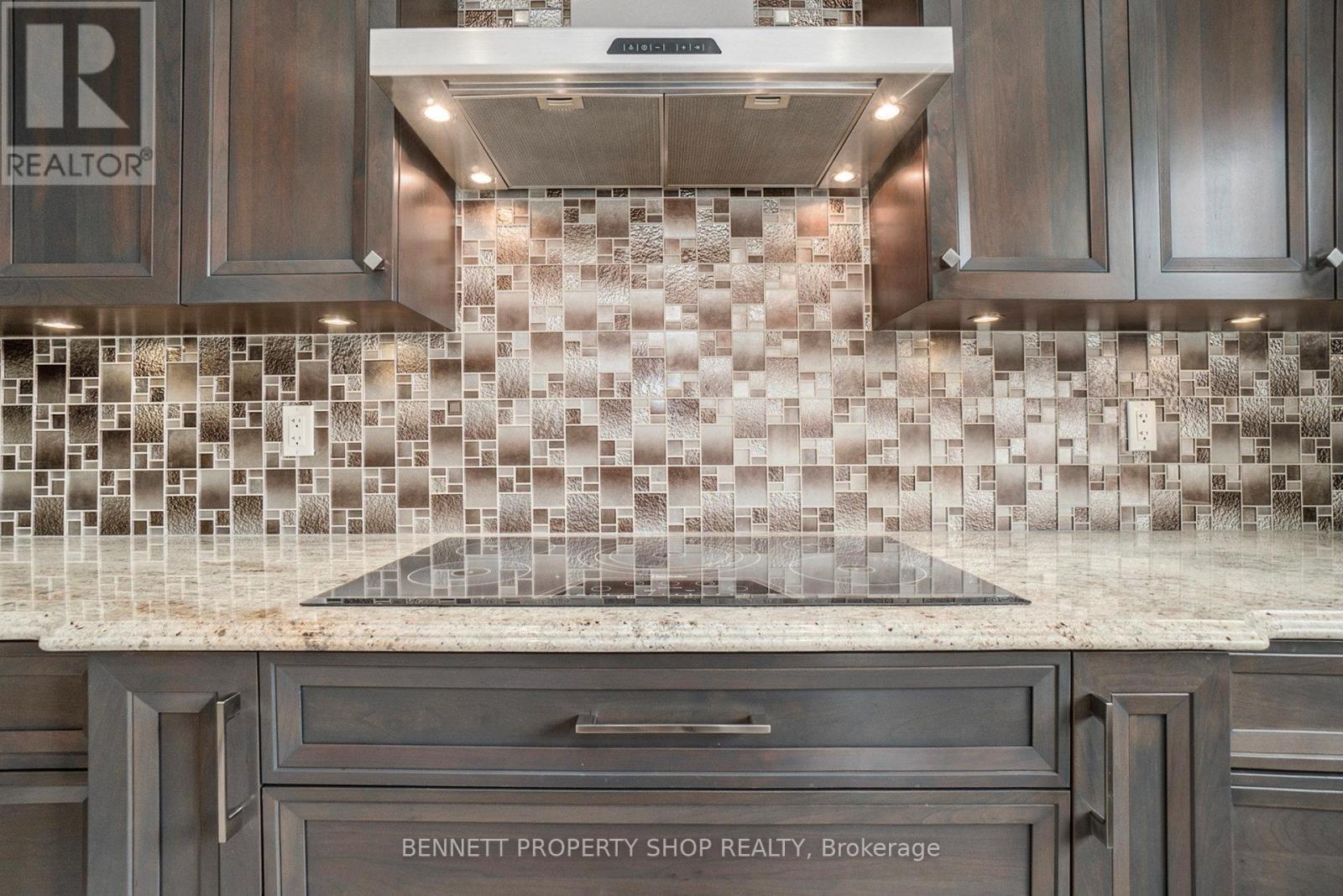 2253 Prospect Avenue, Ottawa, Ontario  K1H 7G2 - Photo 8 - X12438585