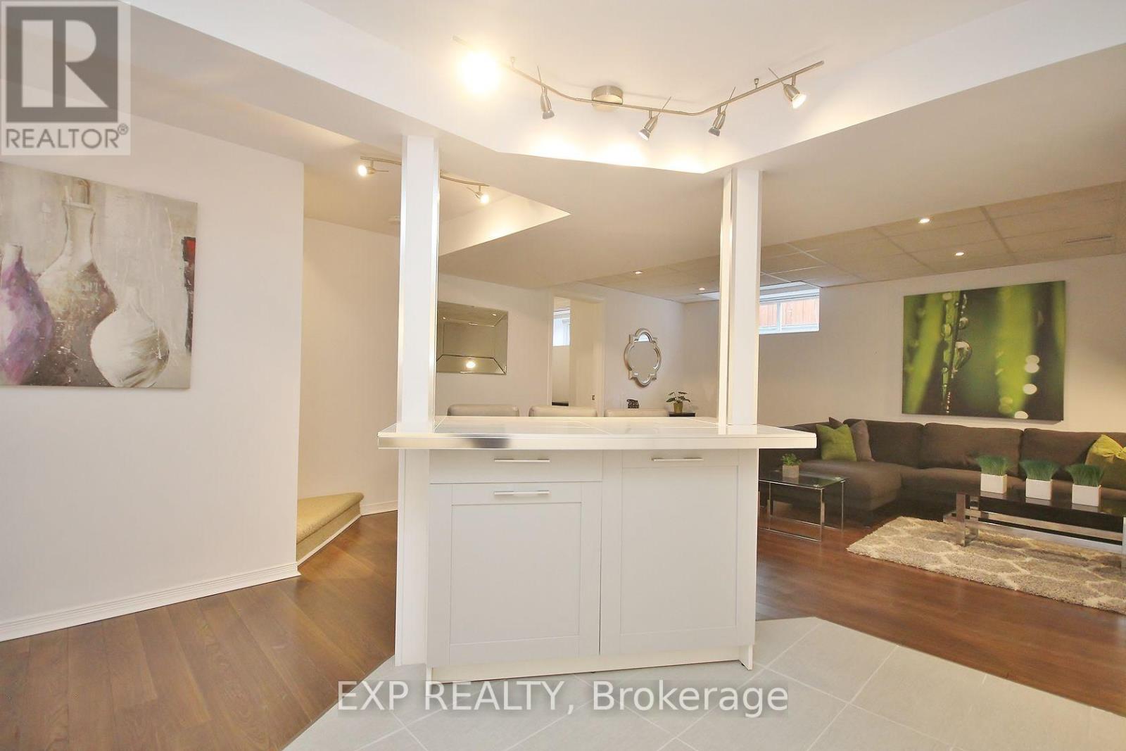 B - 19 Summerwind Crescent, Ottawa, Ontario  K2G 6G6 - Photo 14 - X12598838