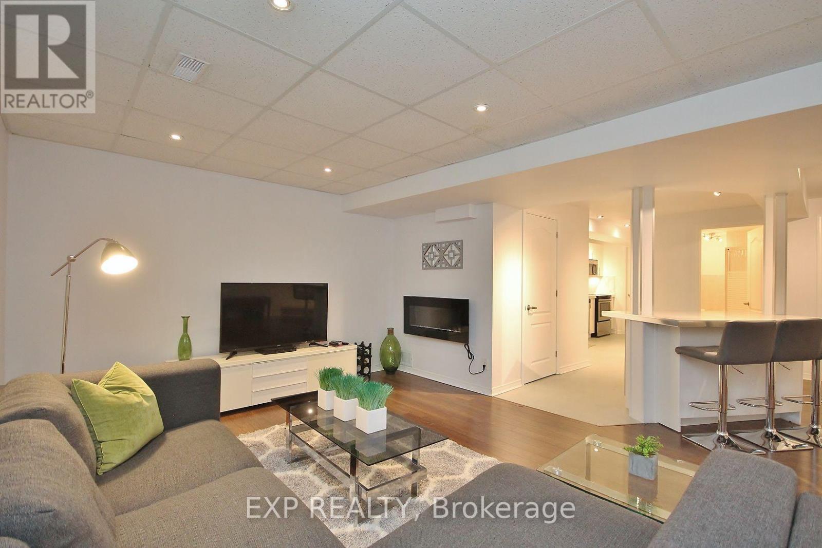 B - 19 Summerwind Crescent, Ottawa, Ontario  K2G 6G6 - Photo 6 - X12598838