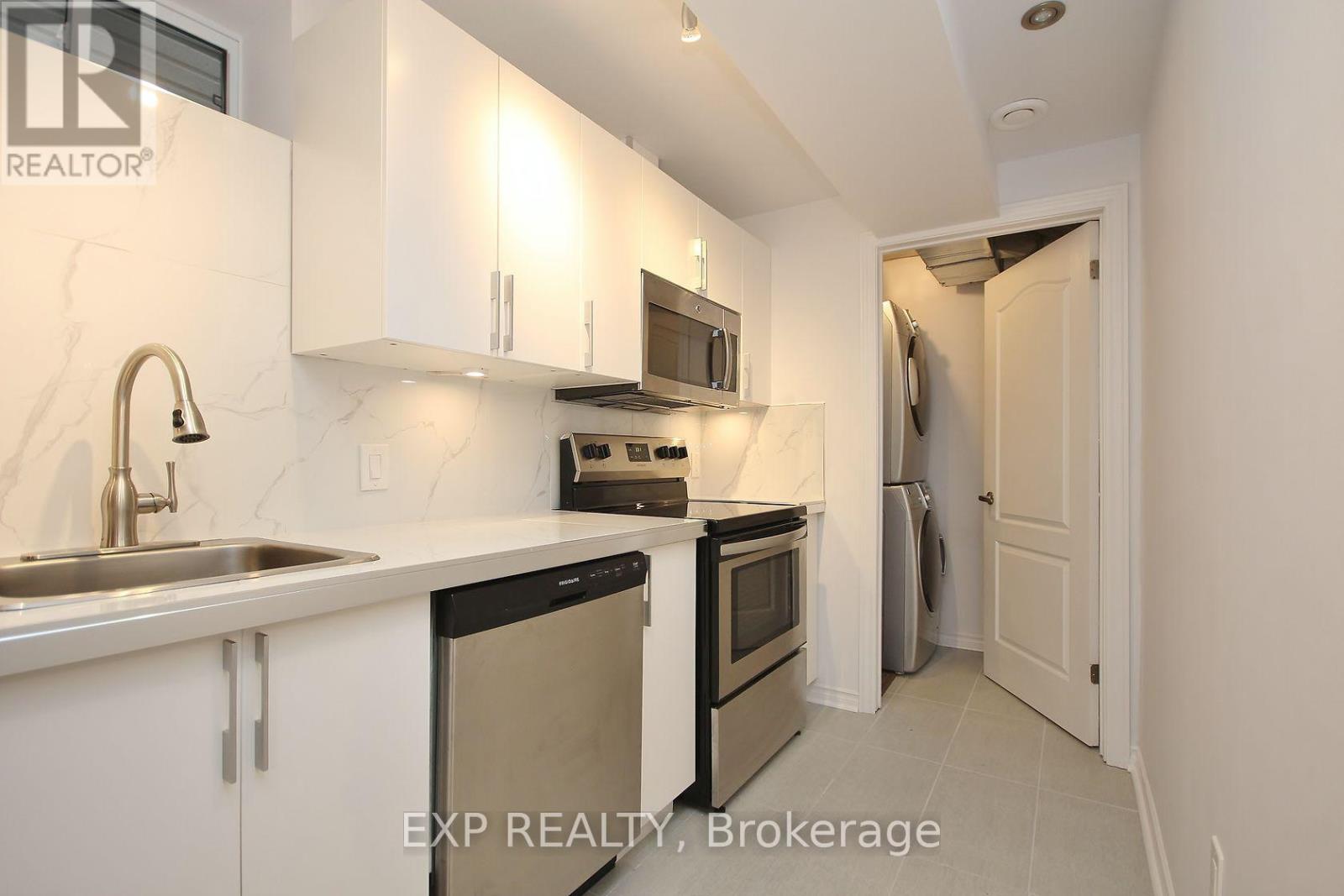 B - 19 Summerwind Crescent, Ottawa, Ontario  K2G 6G6 - Photo 12 - X12598838