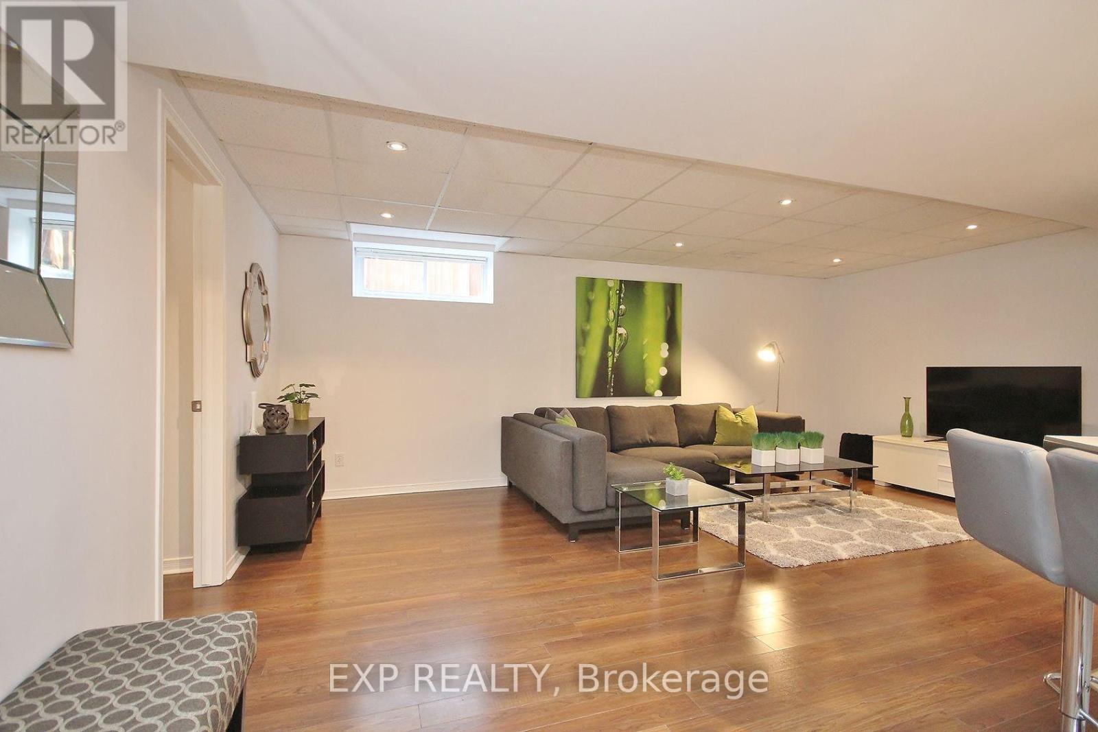 B - 19 Summerwind Crescent, Ottawa, Ontario  K2G 6G6 - Photo 2 - X12598838