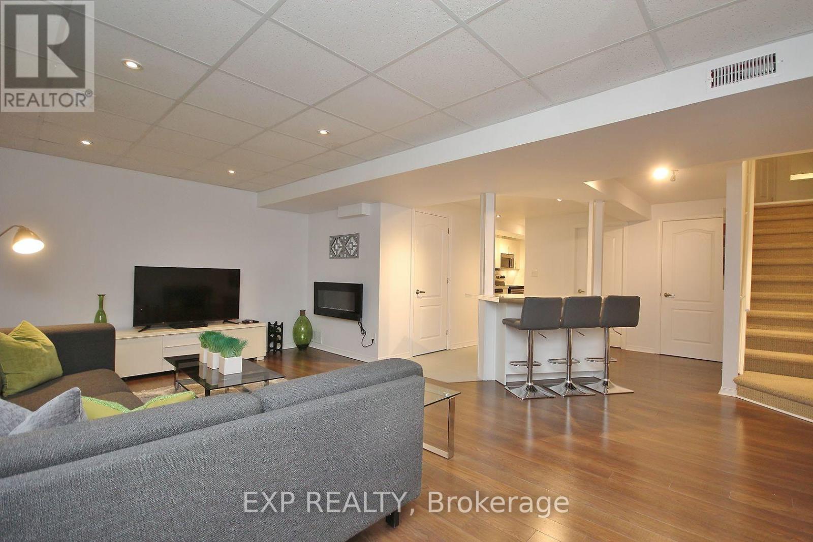 B - 19 Summerwind Crescent, Ottawa, Ontario  K2G 6G6 - Photo 1 - X12598838