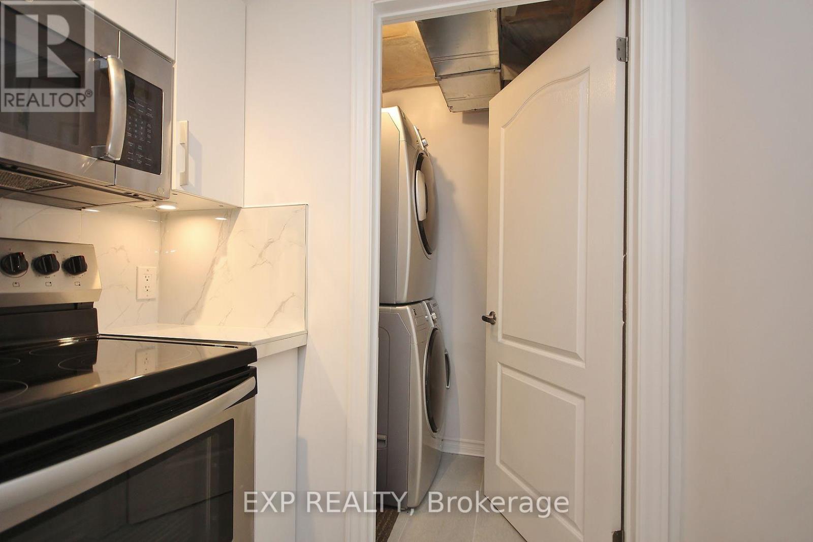 B - 19 Summerwind Crescent, Ottawa, Ontario  K2G 6G6 - Photo 13 - X12598838