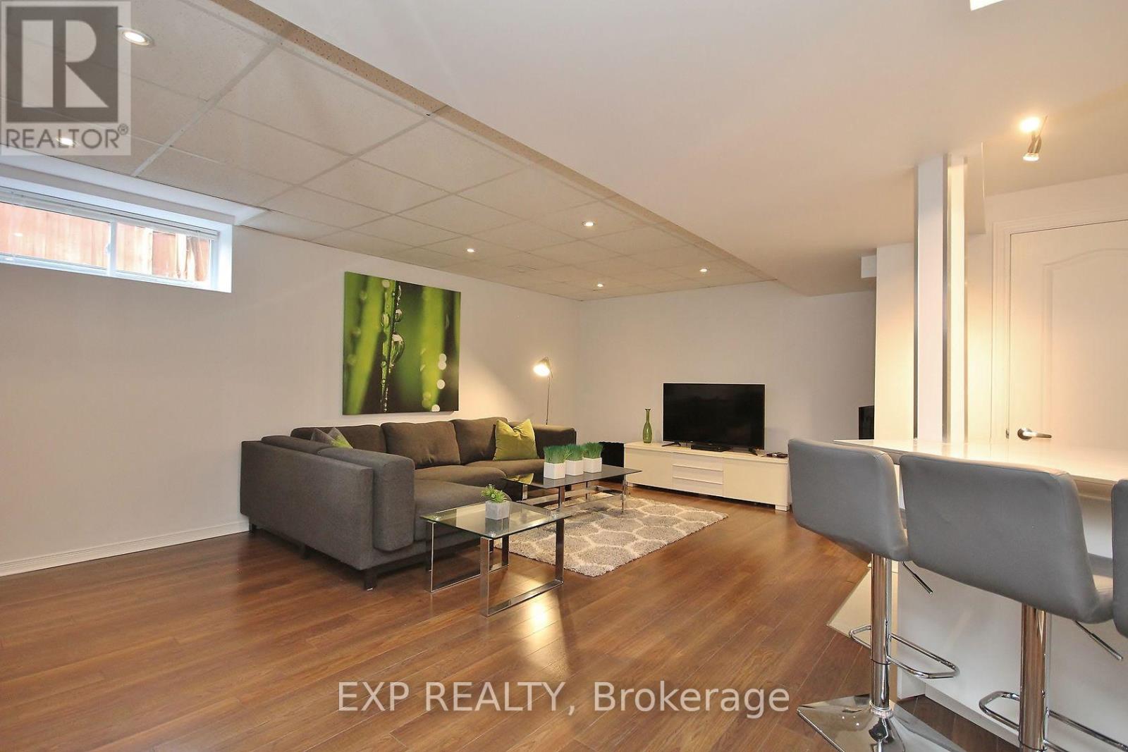 B - 19 Summerwind Crescent, Ottawa, Ontario  K2G 6G6 - Photo 3 - X12598838