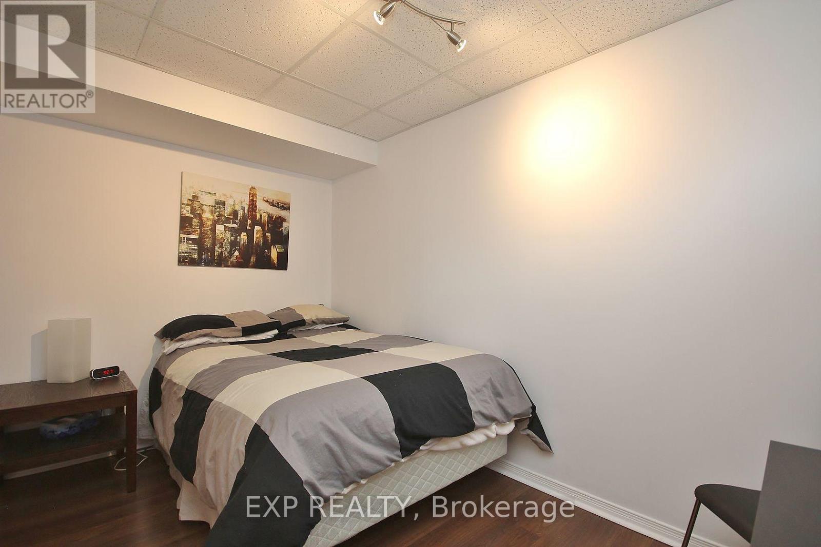 B - 19 Summerwind Crescent, Ottawa, Ontario  K2G 6G6 - Photo 9 - X12598838