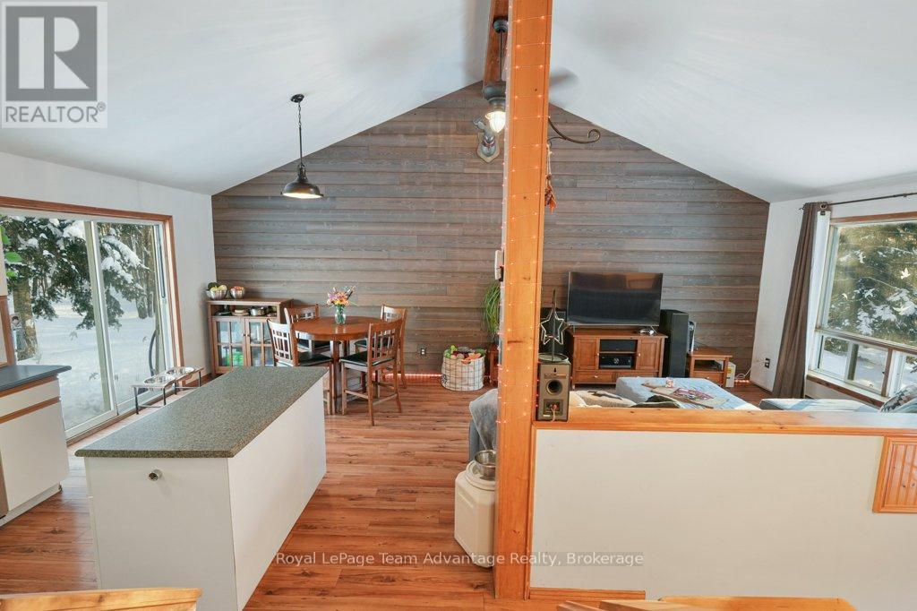 212 Star Lake Road, Seguin, Ontario  P2A 2W9 - Photo 10 - X12610808