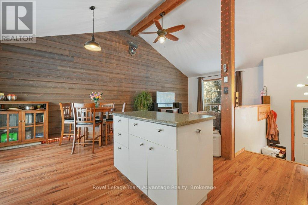 212 Star Lake Road, Seguin, Ontario  P2A 2W9 - Photo 14 - X12610808