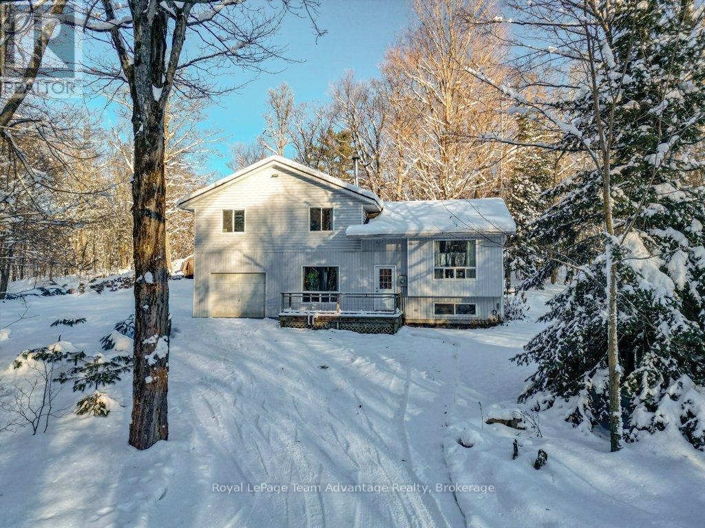 212 Star Lake Road, Seguin, Ontario  P2A 2W9 - Photo 2 - X12610808
